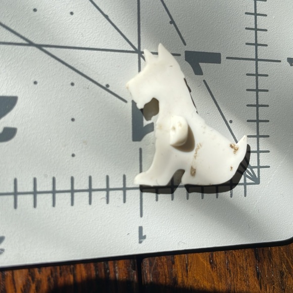 Vintage button, small 1" white scottie dog button (1) - Picture 2 of 4